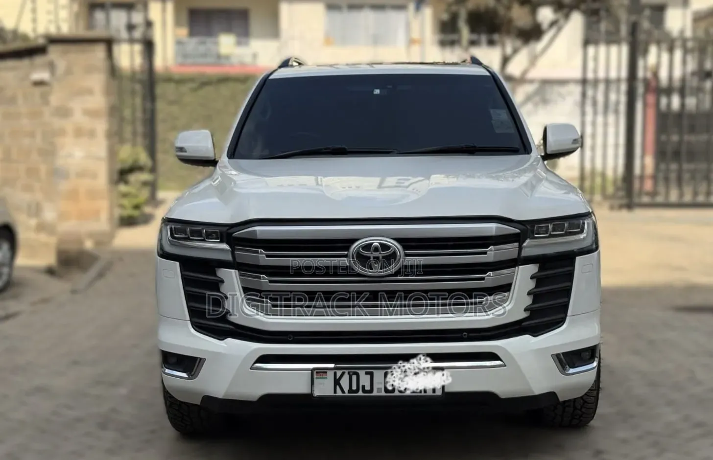 Toyota Land Cruiser 2014 White