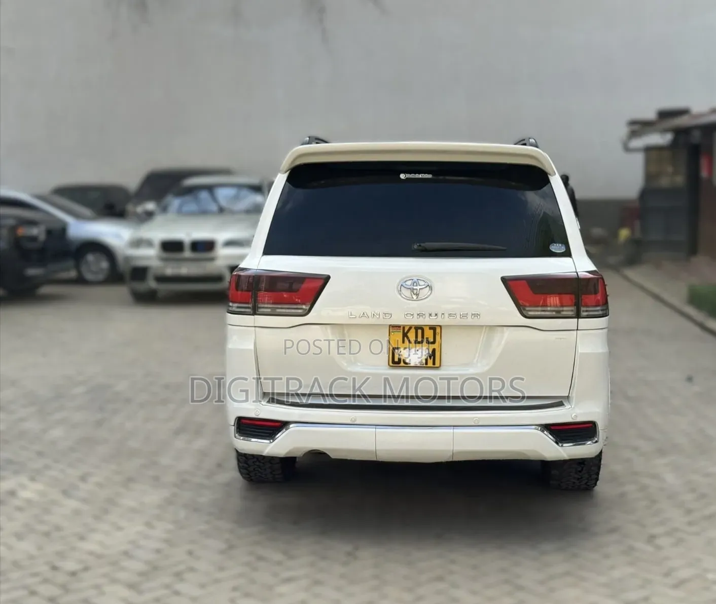 Toyota Land Cruiser 2014 White