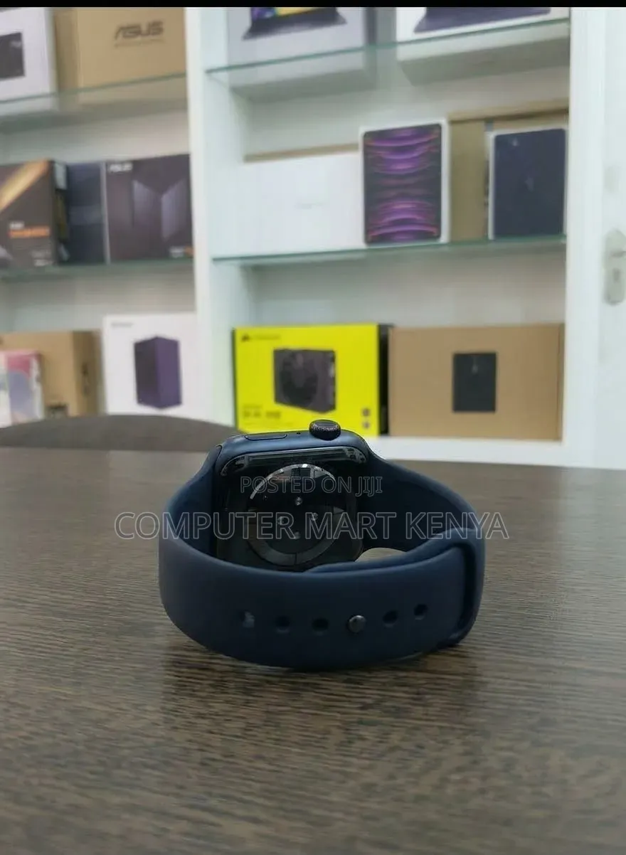 Apple Watch SE 3 (44mm) GPS – Midnight / Sport Band