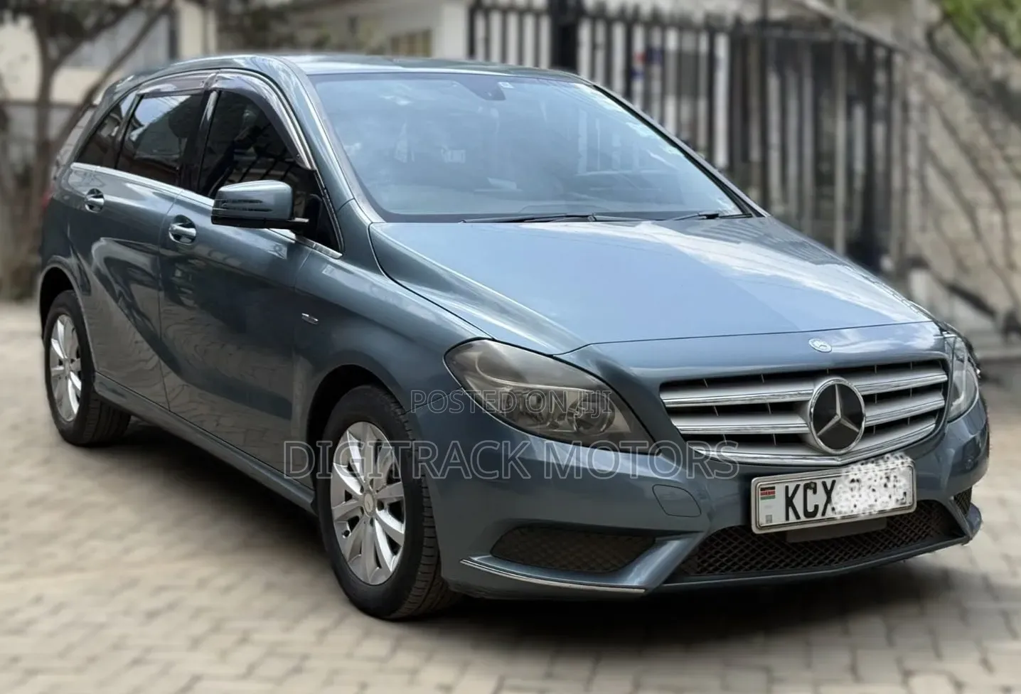Mercedes-Benz B-Class 2012 Blue
