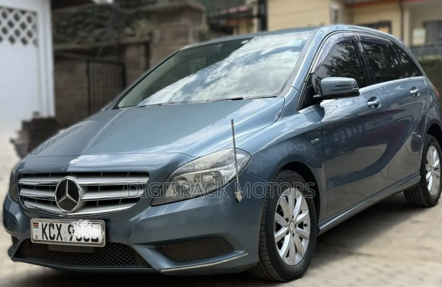 Mercedes-Benz B-Class 2012 Blue