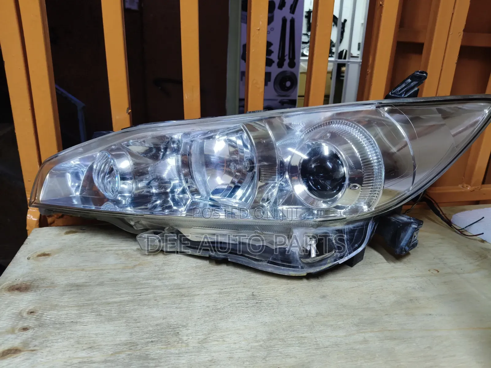 Wish 2010 Headlight