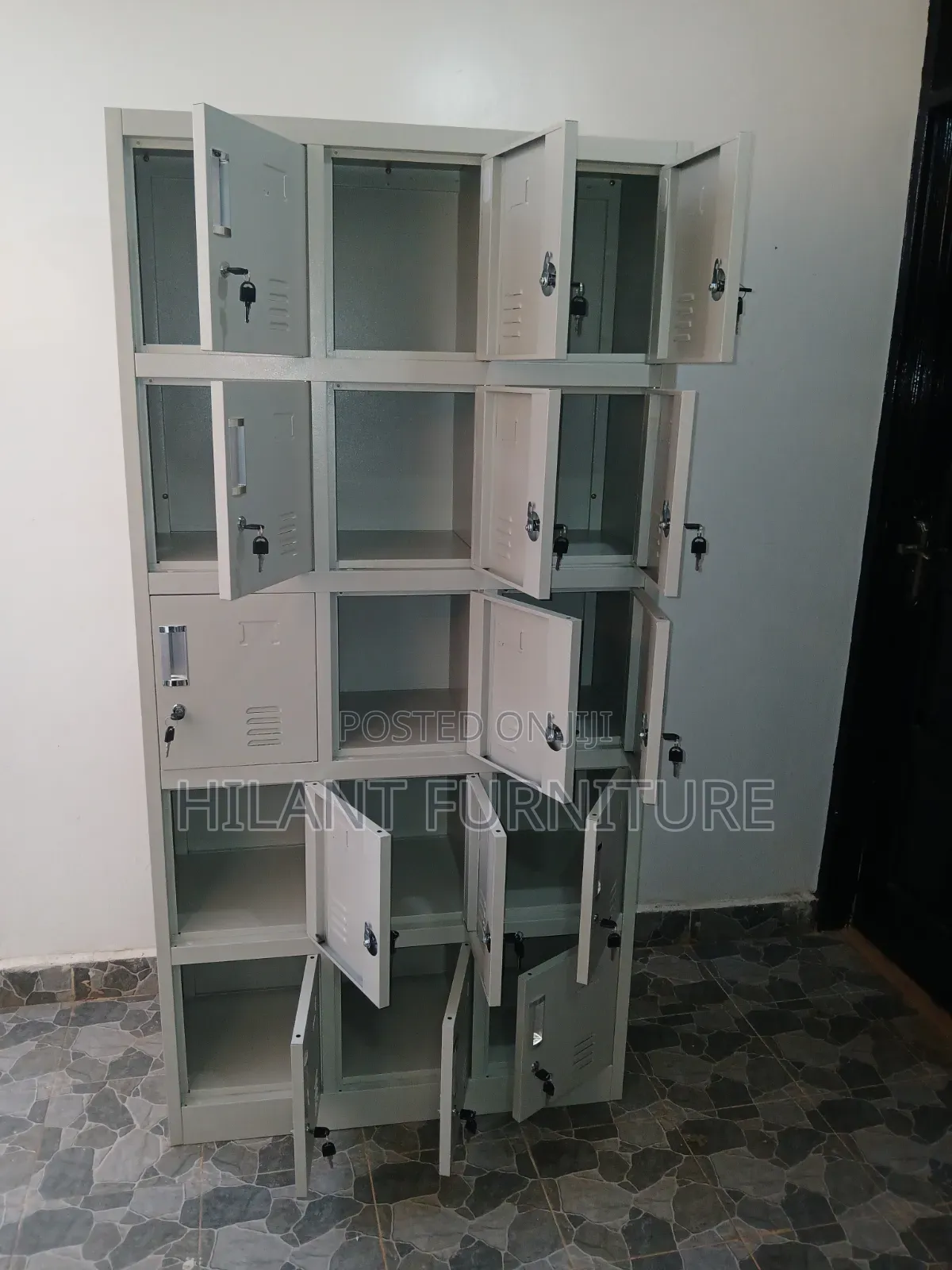 15 Doors Steel Lockable Cabinet