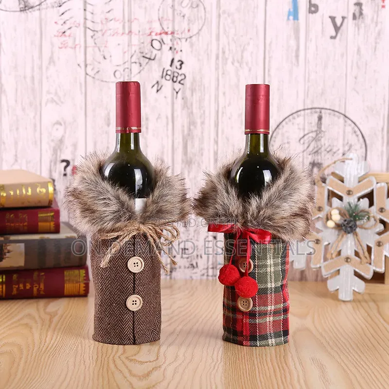 Christmas Wine Bottle Cover Colours: Red, Brown