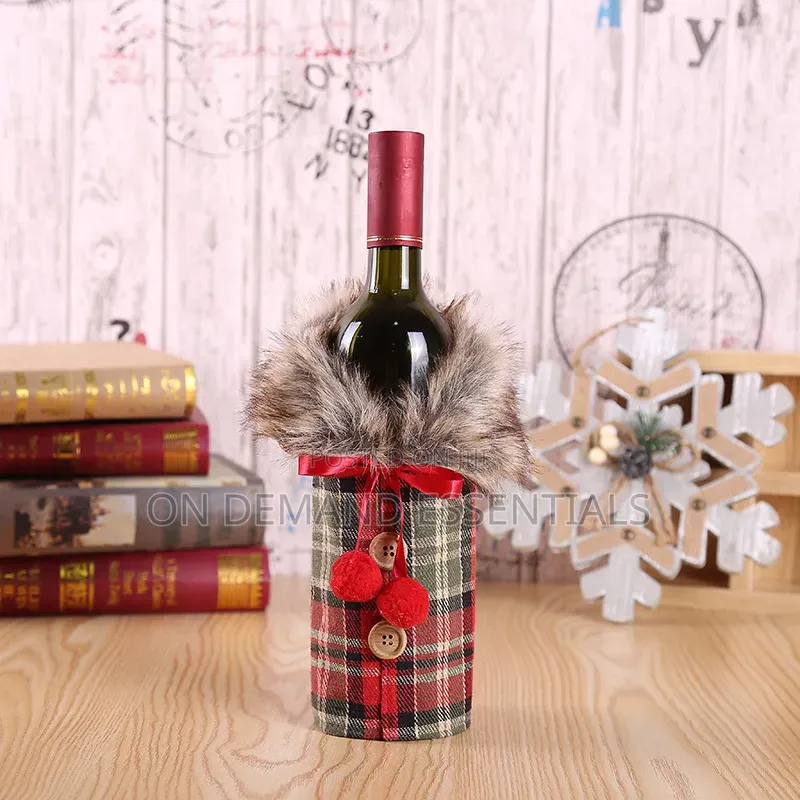 Christmas Wine Bottle Cover Colours: Red, Brown