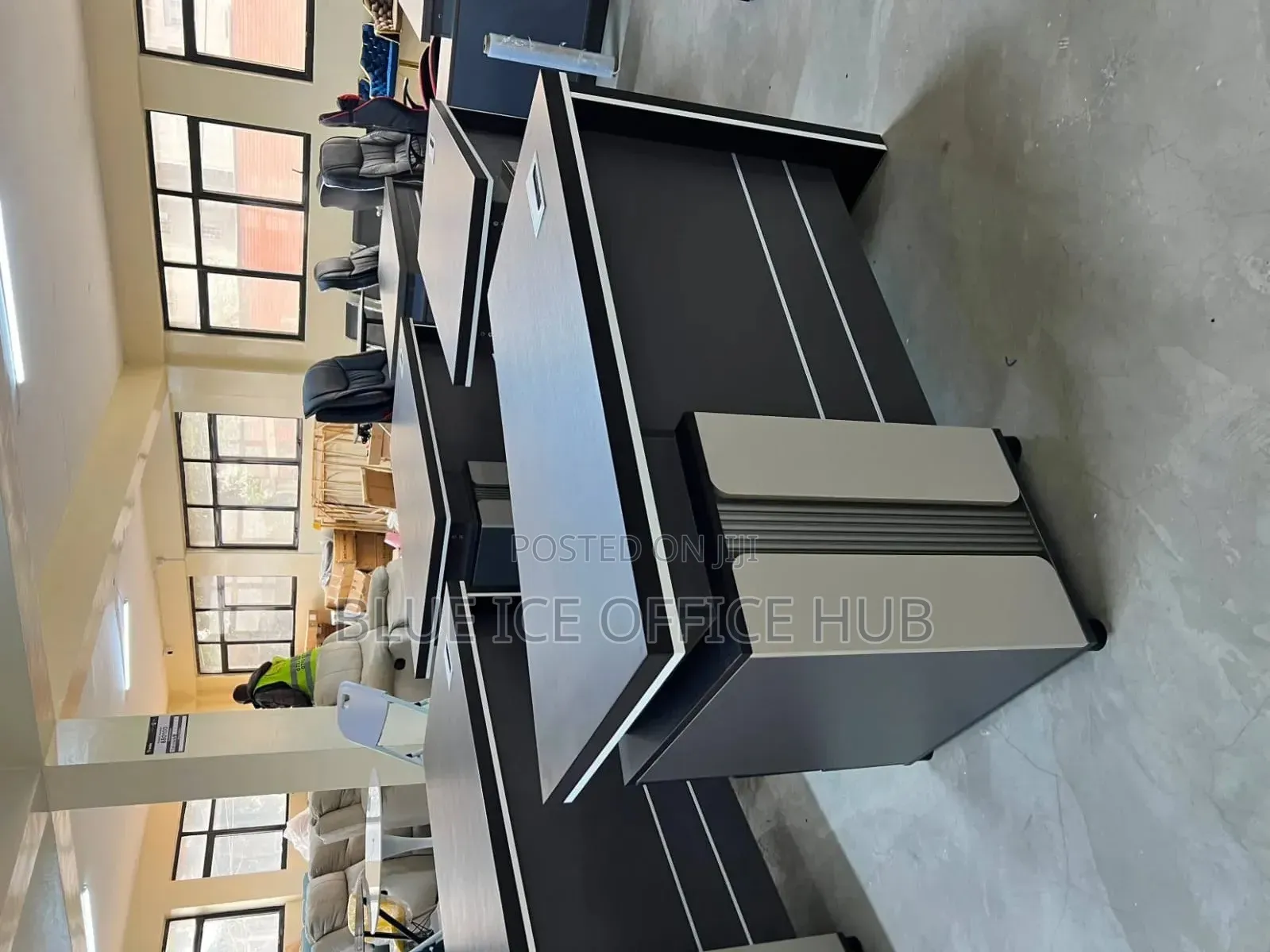 Modern Executive Office Desk – Black Manager Workstation