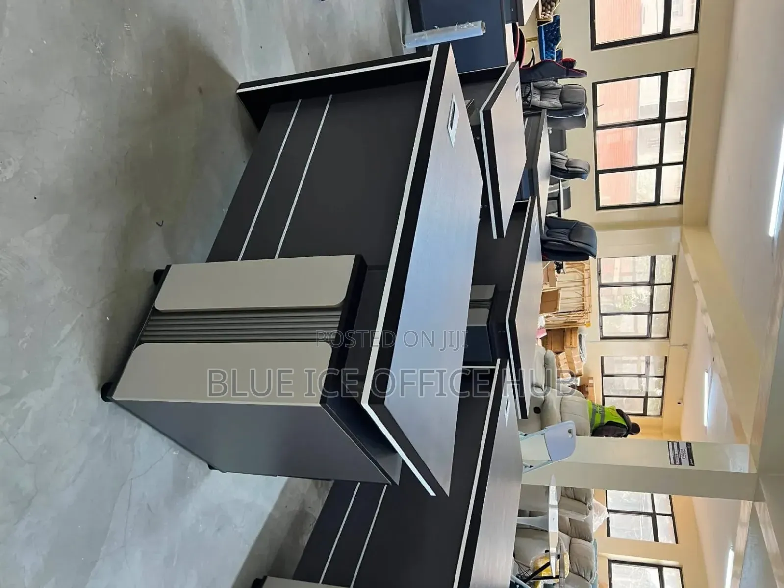 Modern Executive Office Desk – Black Manager Workstation