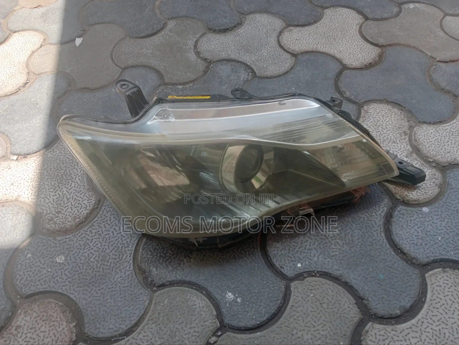 Toyota Fielder 2013/161 Headlight Xenon