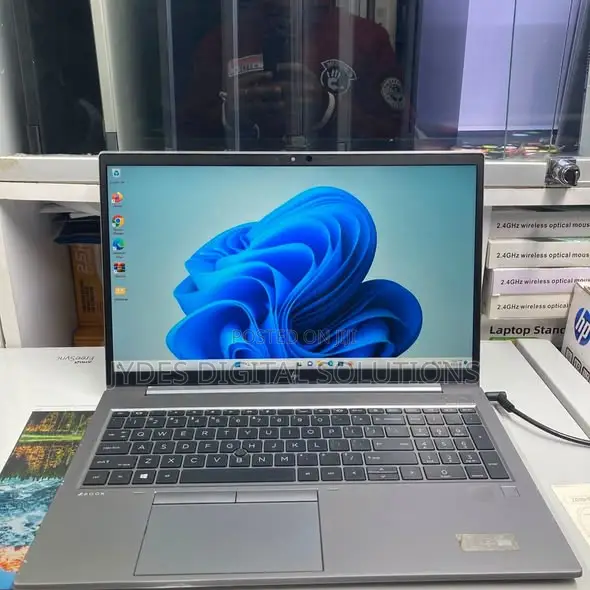 Laptop HP ZBook Firefly 15 G7 16GB Intel Core i7 SSD 512GB