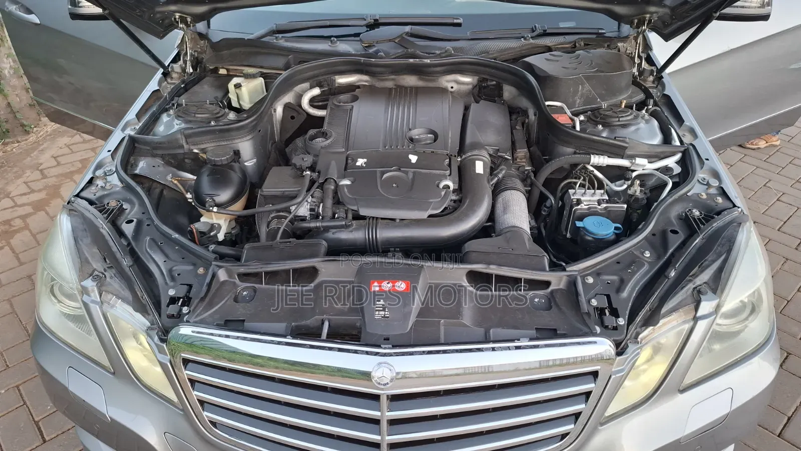 Mercedes-Benz E200 2009 Gray