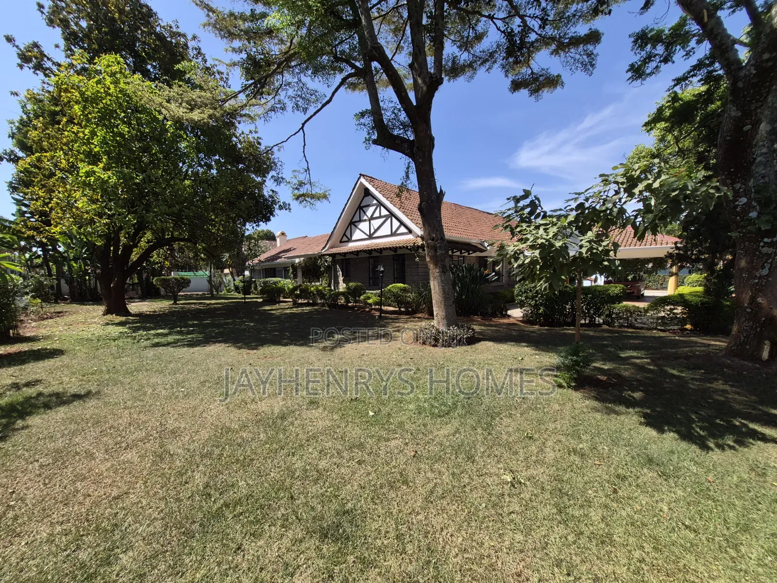 4bdrm Bungalow in Runda for rent