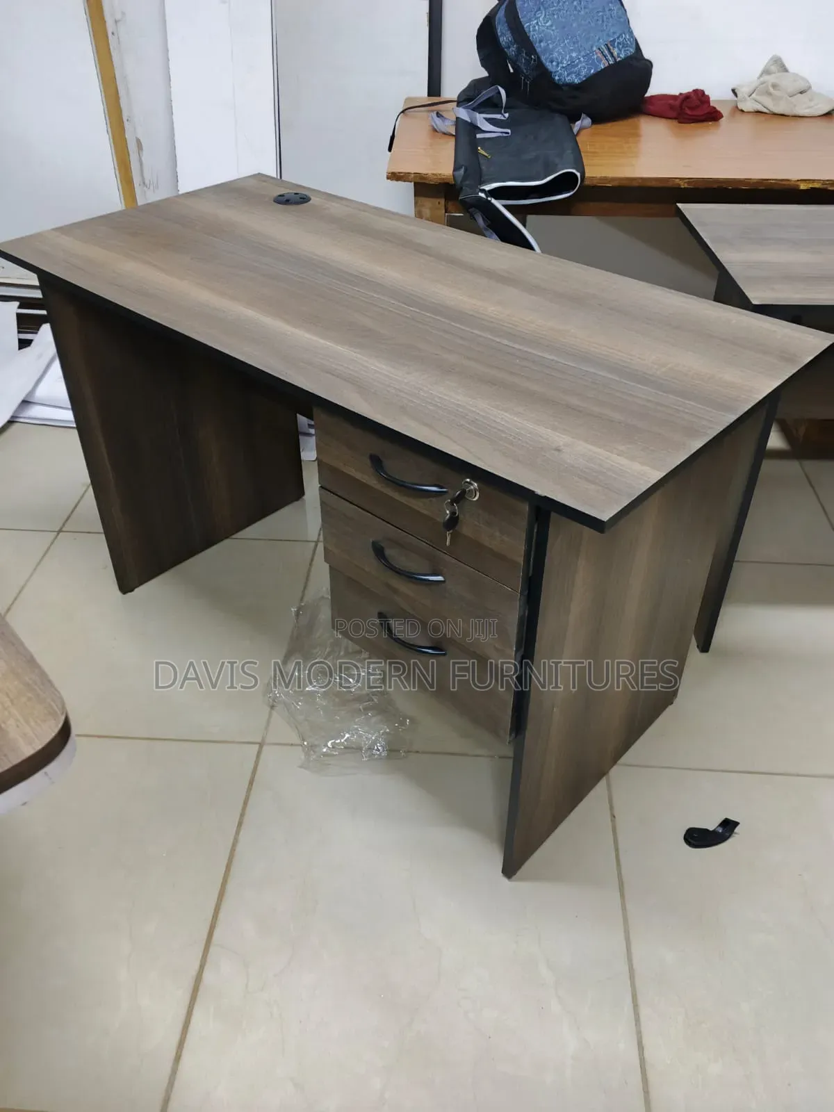 1.2m Office Desk With Drawers