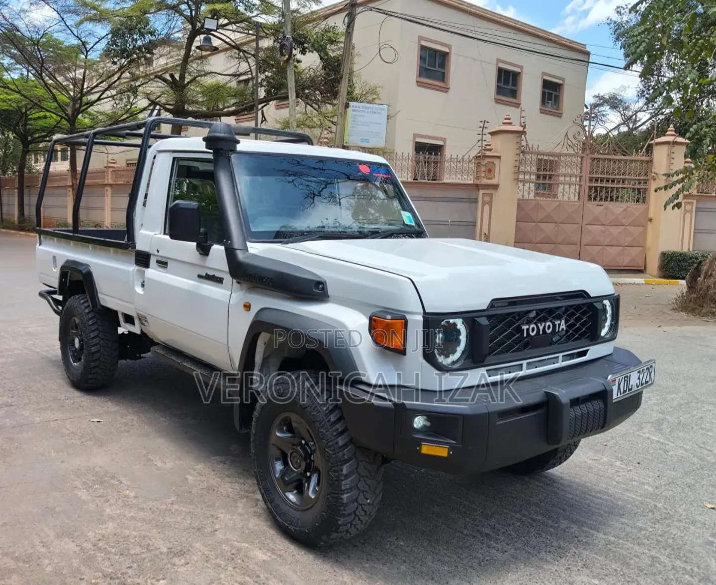 Toyota Land Cruiser 2023 White
