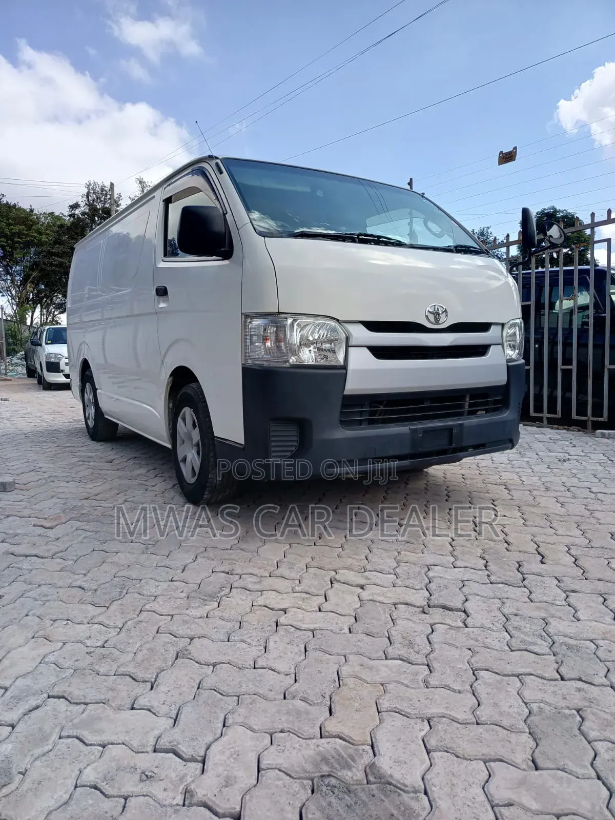 Toyota HiAce 2019 White