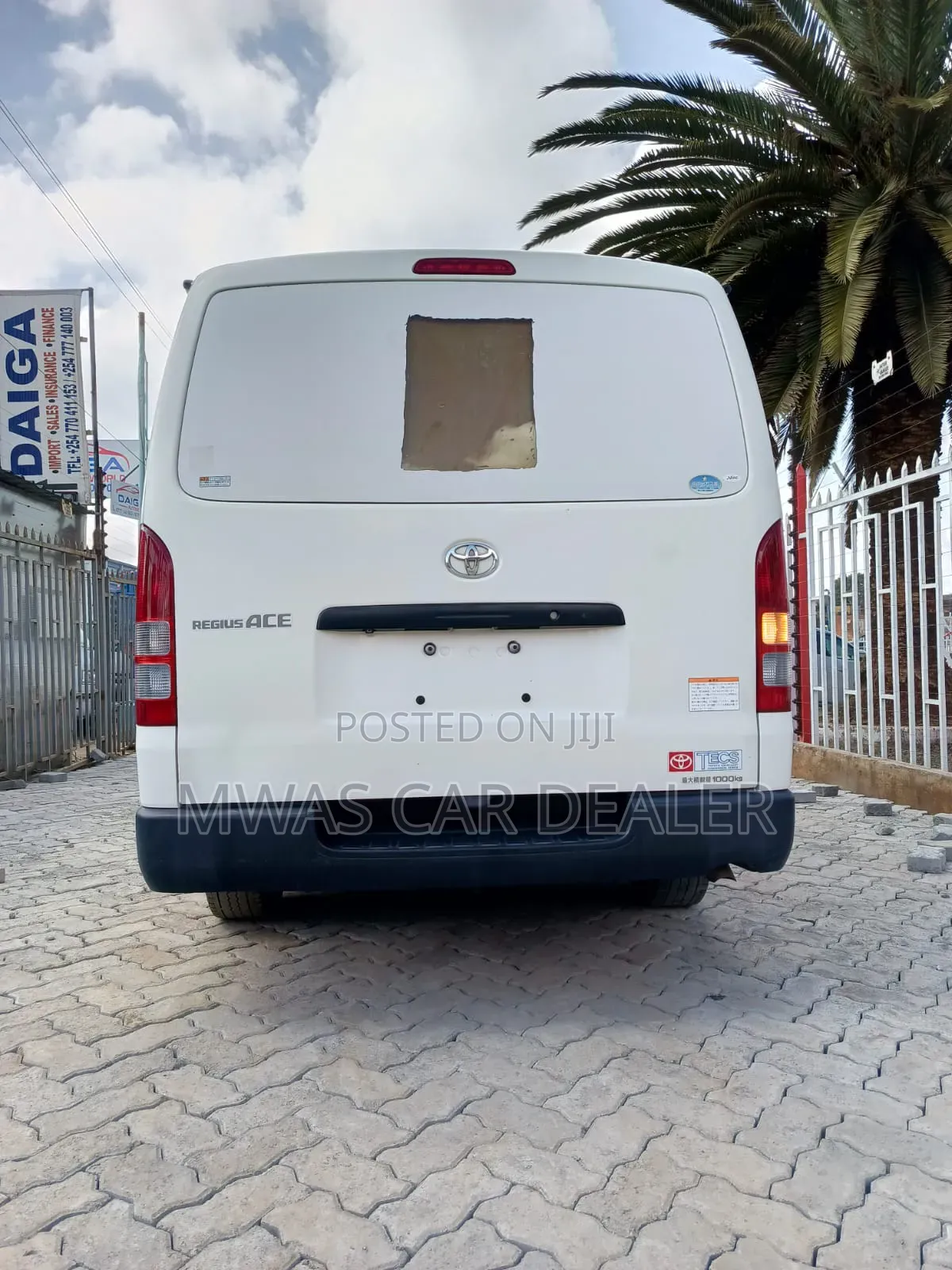 Toyota HiAce 2019 White