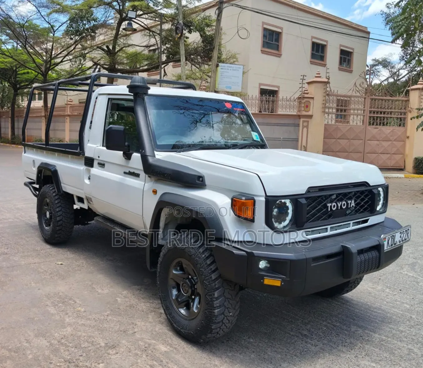 Toyota Land Cruiser 79 Series 2022 White