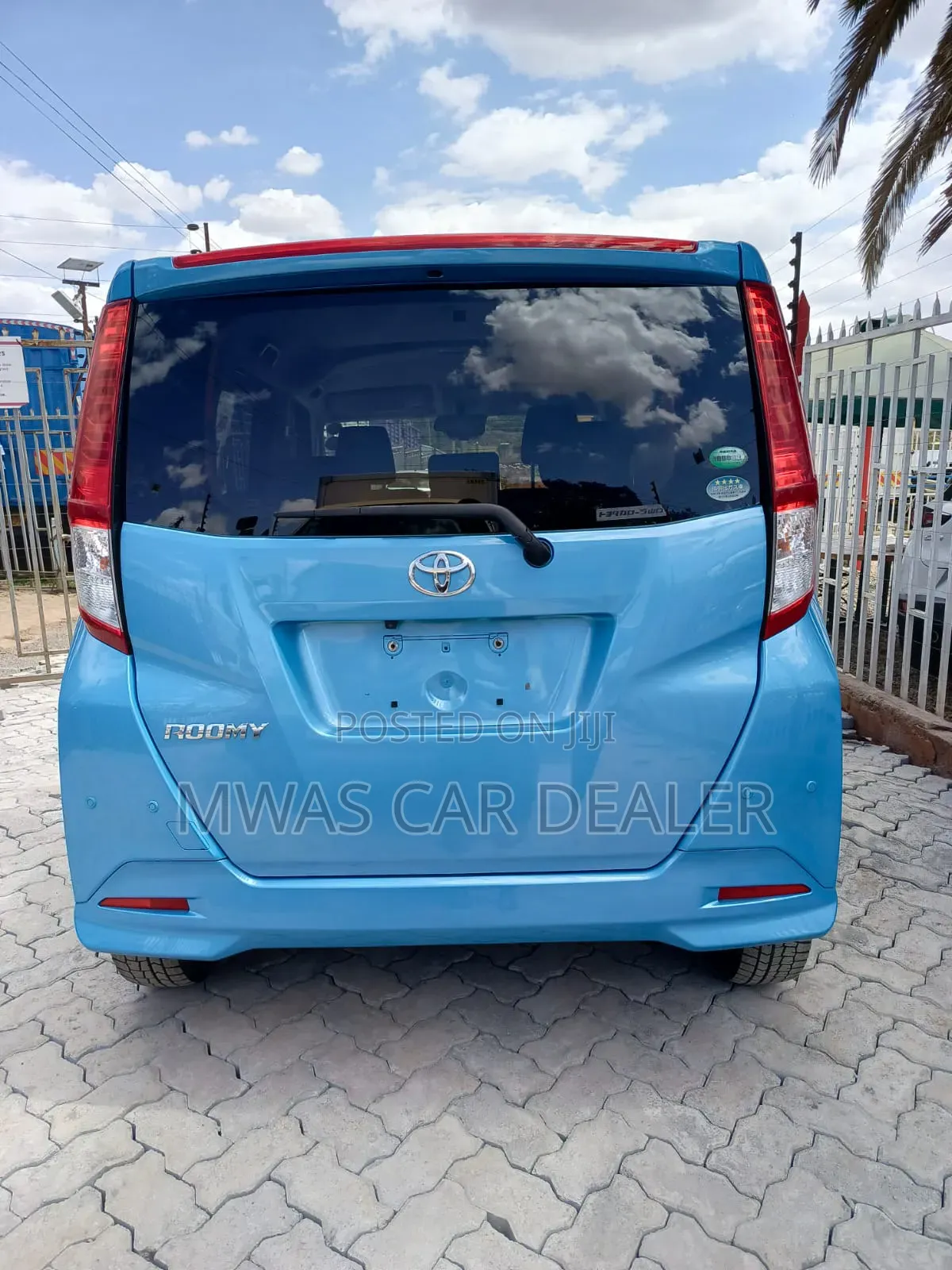 Toyota Roomy 2019 Blue