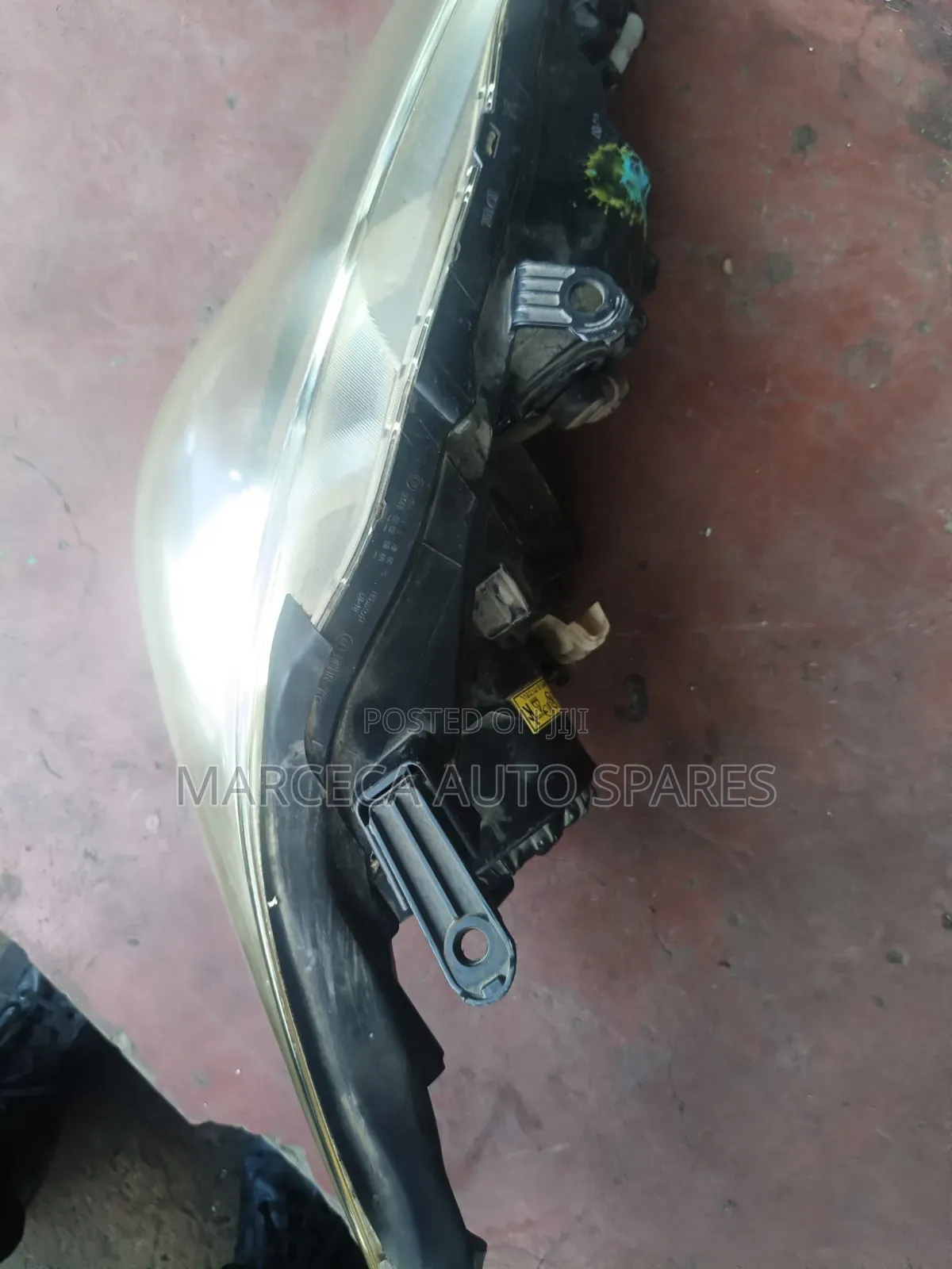 Headlight Toyota Wish 2015 XENON