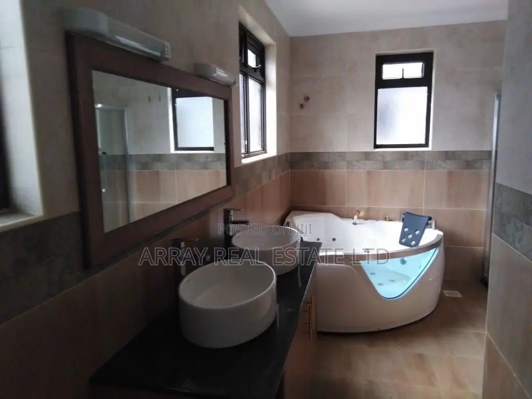 Furnished 4bdrm Villa in Aspire Villas, Riverside Drive for sale