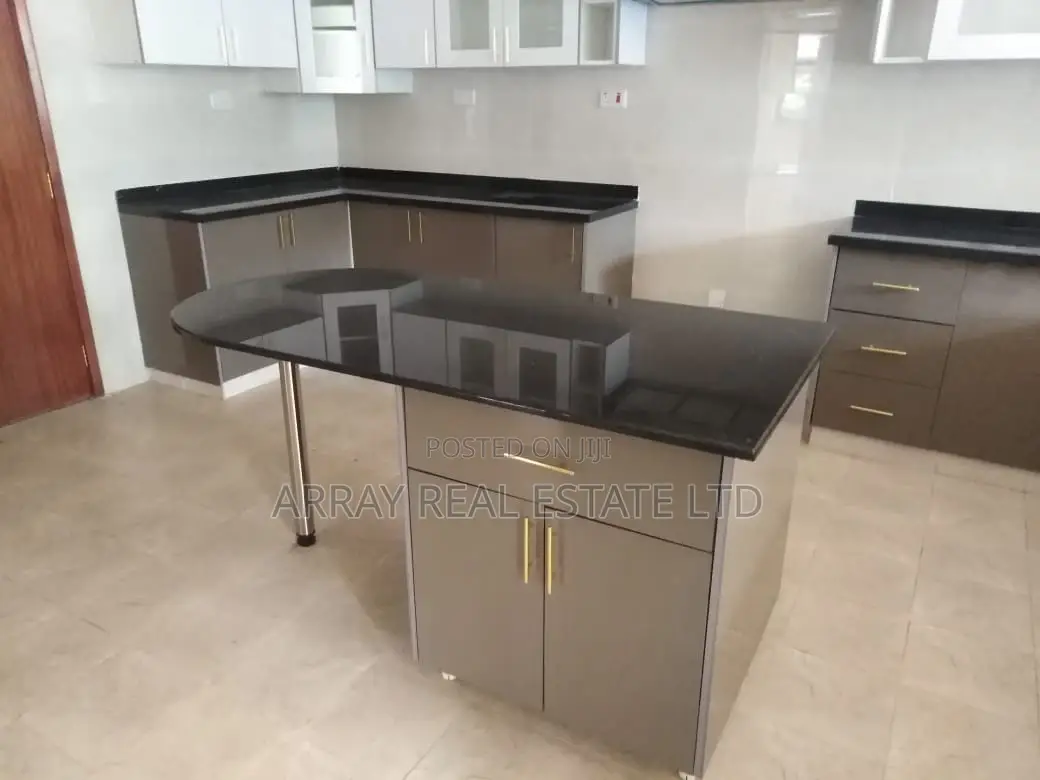 Furnished 4bdrm Villa in Aspire Villas, Riverside Drive for sale