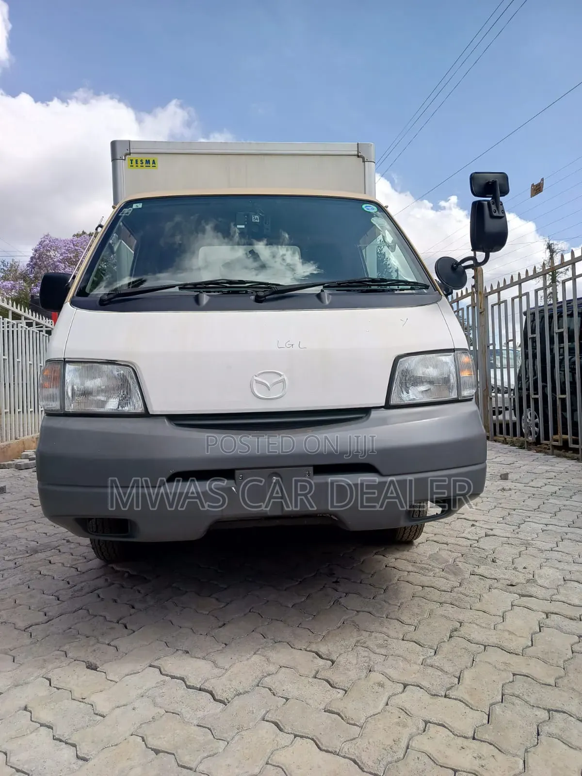 Selling Mazda Bongo Truck Freezer Fridge