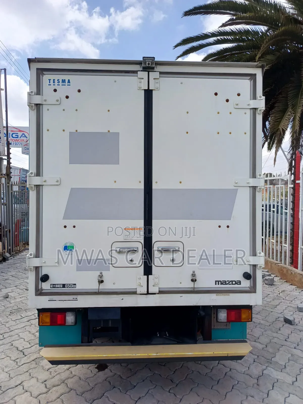 Selling Mazda Bongo Truck Freezer Fridge