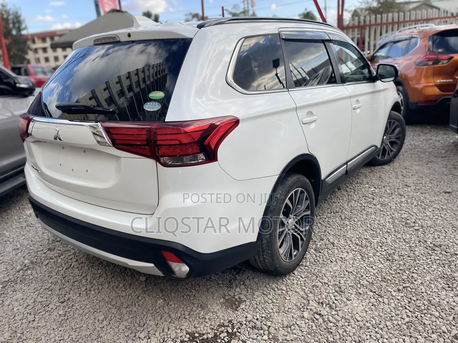 Mitsubishi Outlander LE FWD 2018 White