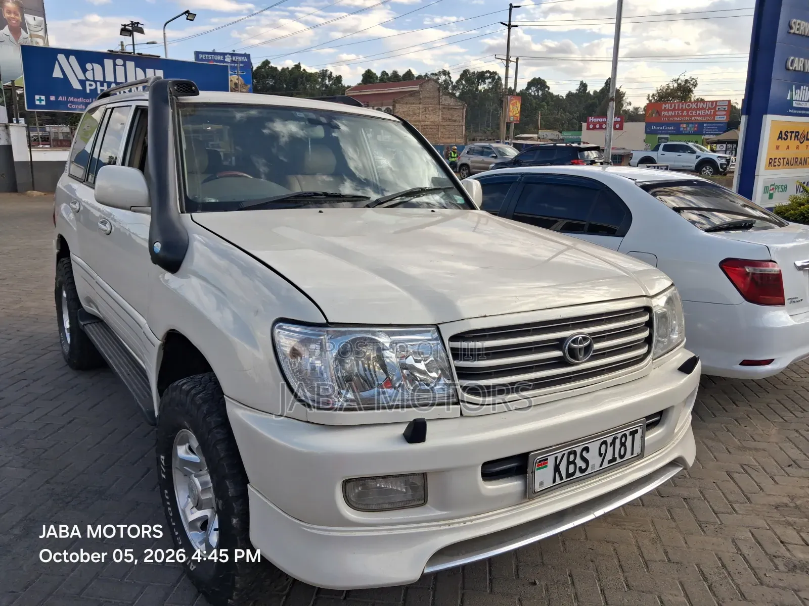 Toyota Land Cruiser 2002 White