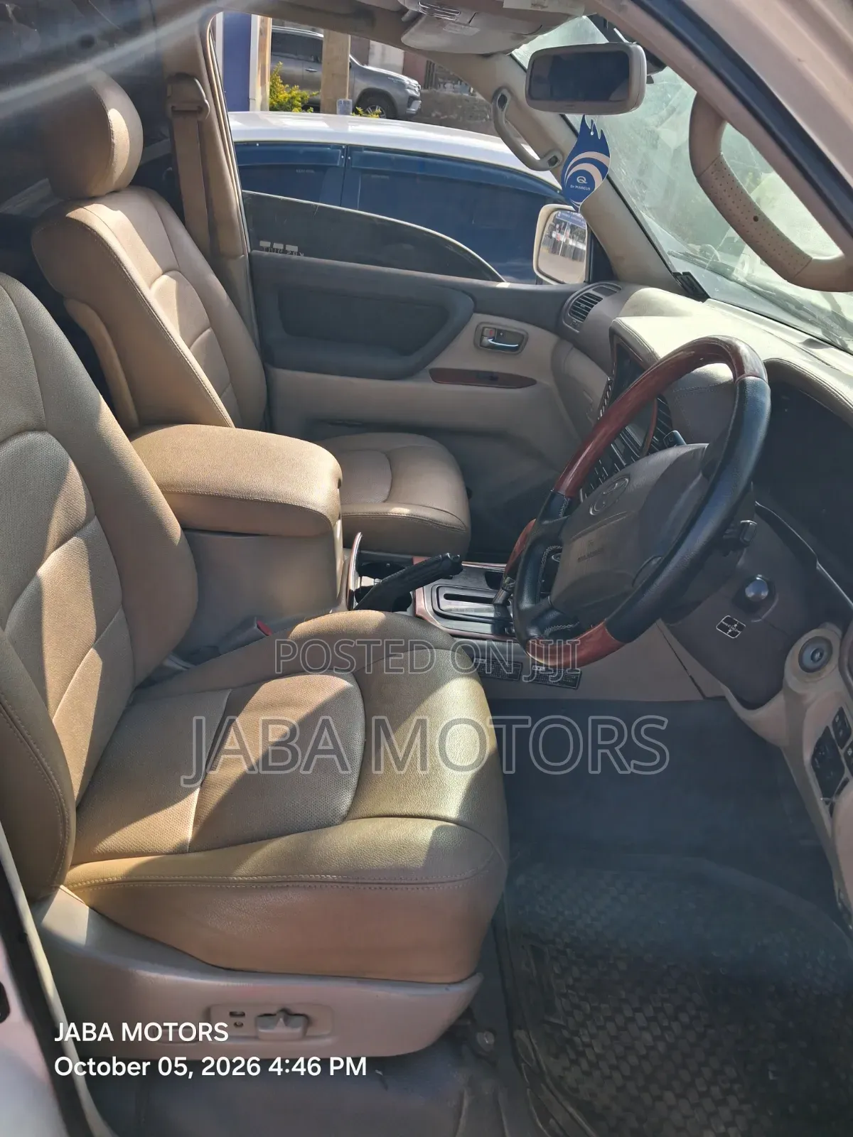 Toyota Land Cruiser 2002 White
