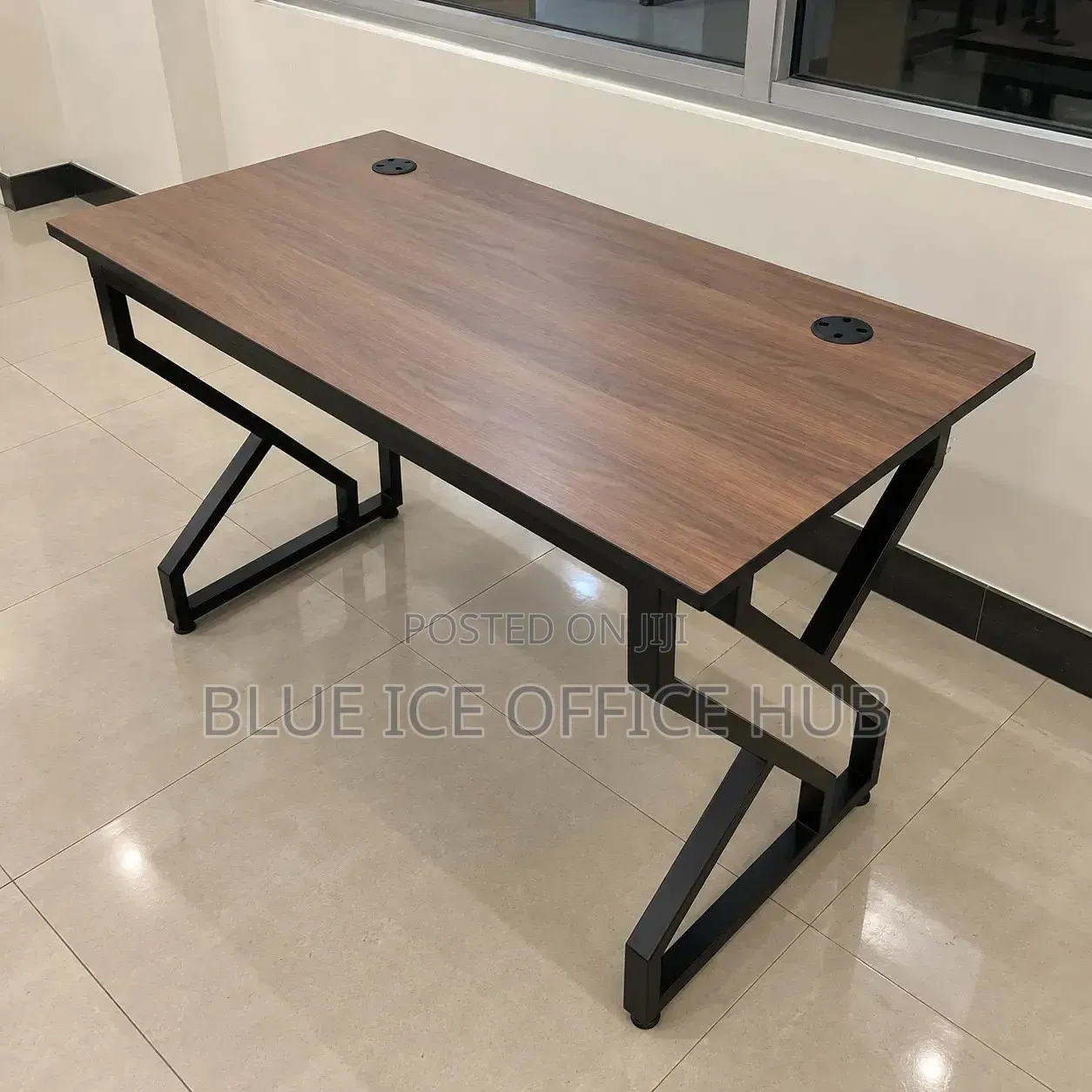Modern Executive Office Desk – Wooden Office Table.