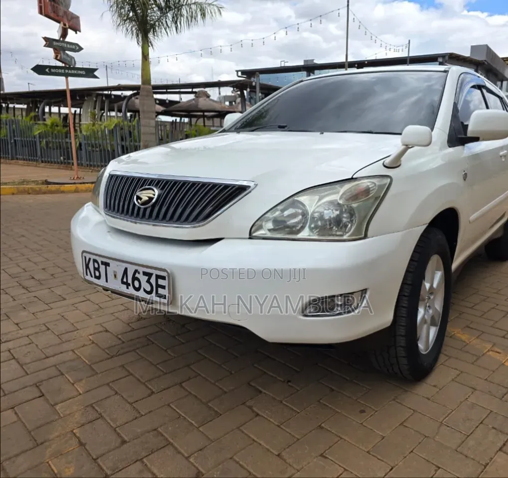 Toyota Harrier 2005 White