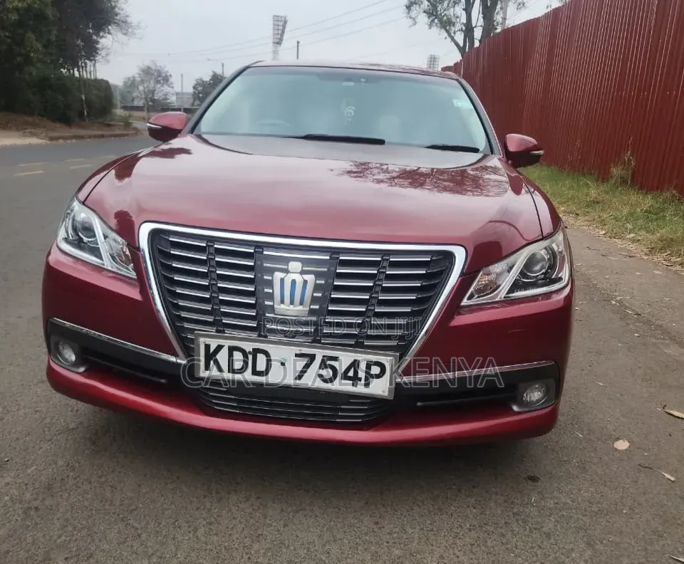 Toyota Crown 2014 Red