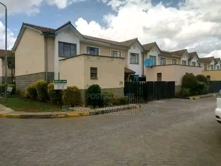 3bdrm House in Gateway Mall Area for sale