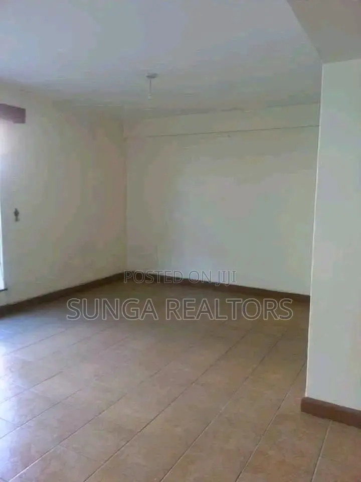 3bdrm House in Gateway Mall Area for sale