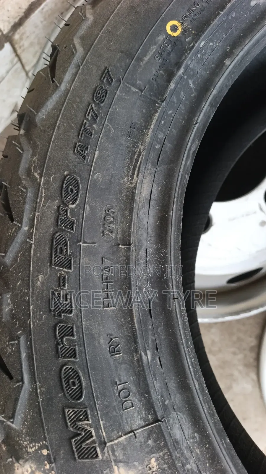 225/65r17 Mont Pro a/T