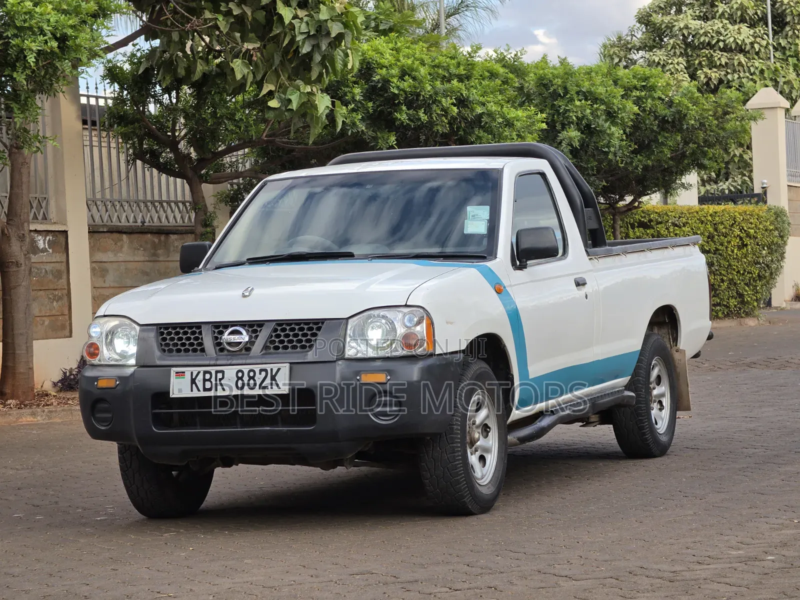 Nissan Hardbody 2011 Pearl