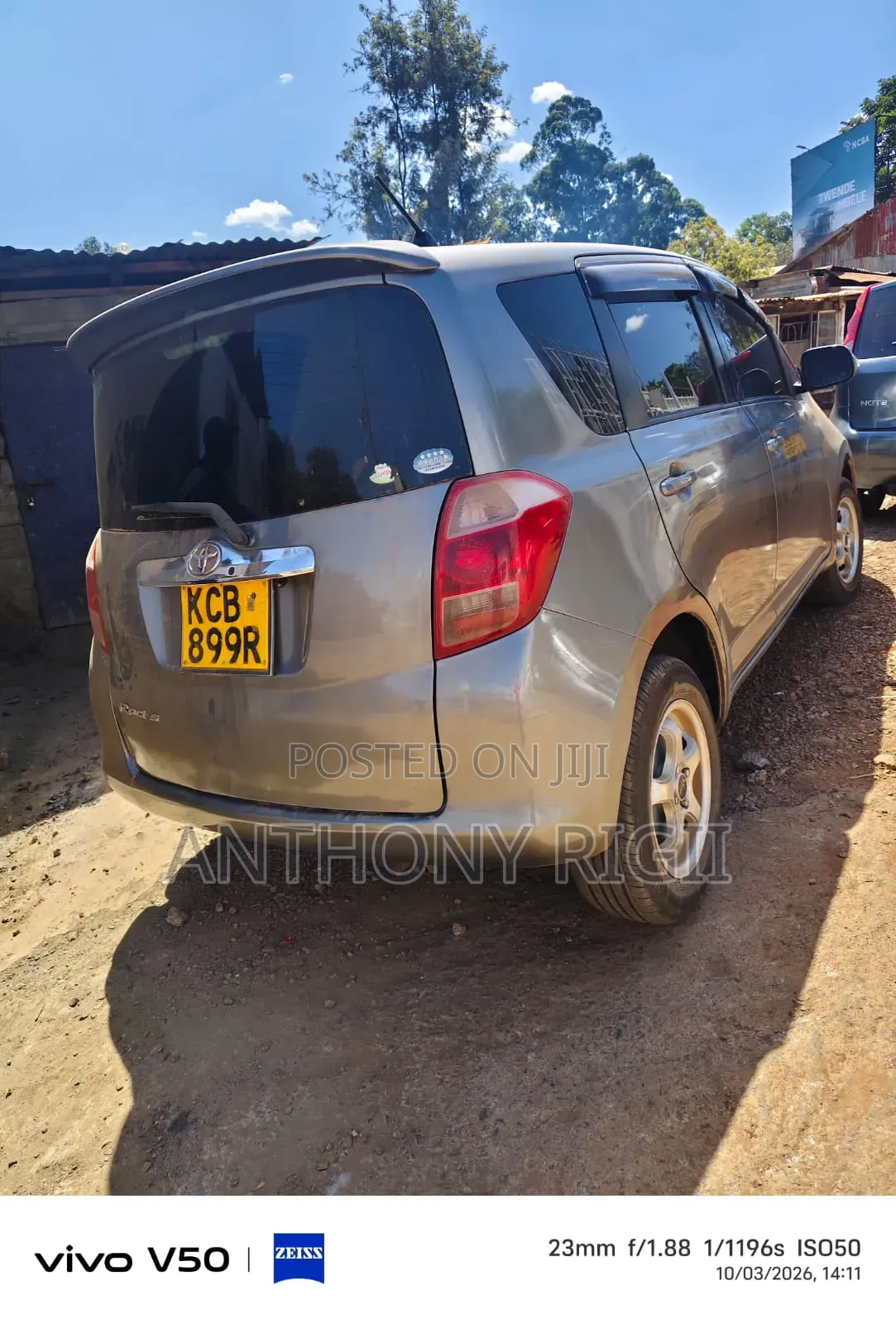 Toyota Ractis 1.5 FWD 2009 Gray