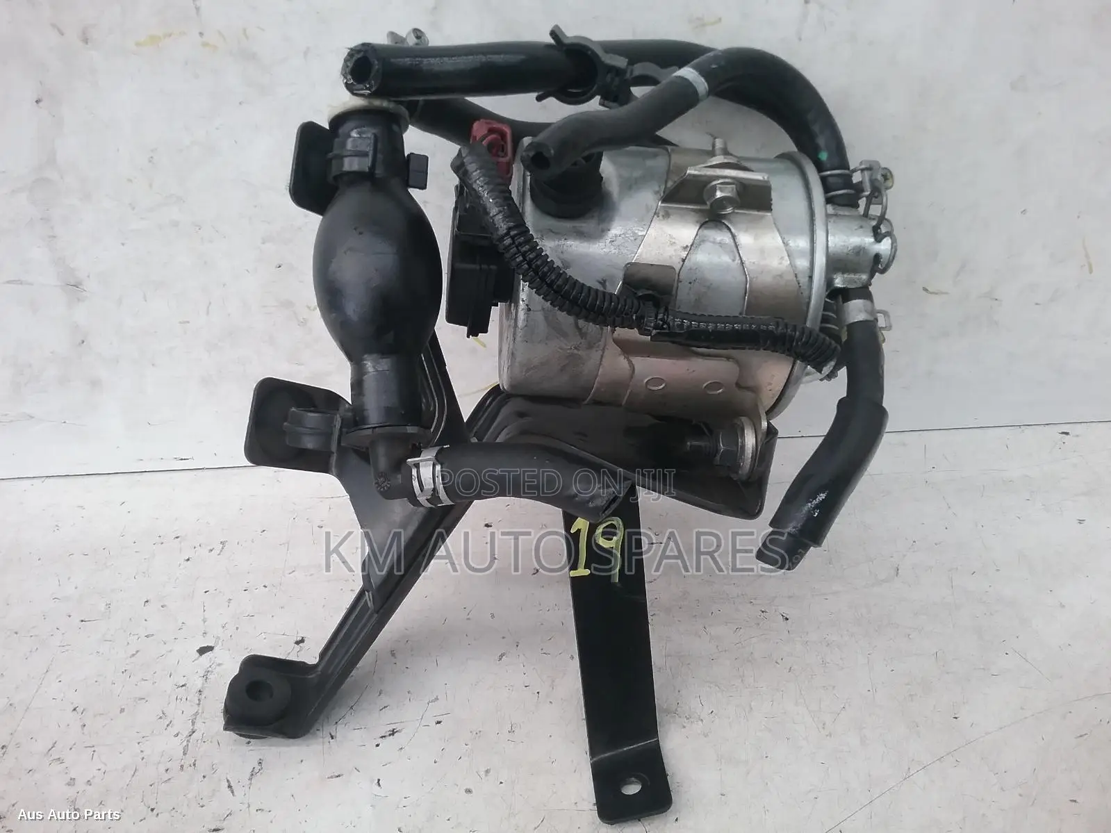 Nissan YD25 Fuel Filter Housing/Hand Pump for Nissan Navara.