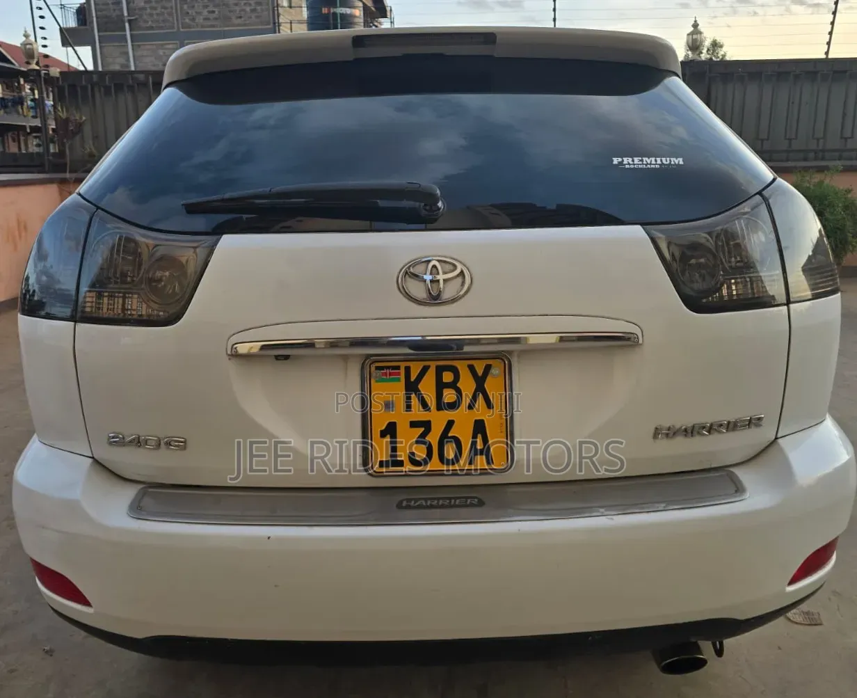 Toyota Harrier 2006 Off white