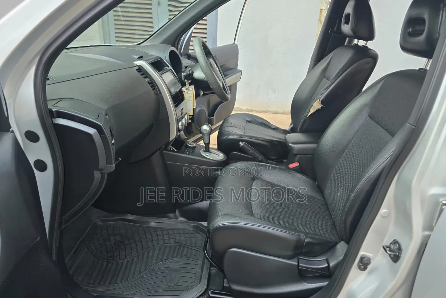 Nissan X-Trail 2010 Silver