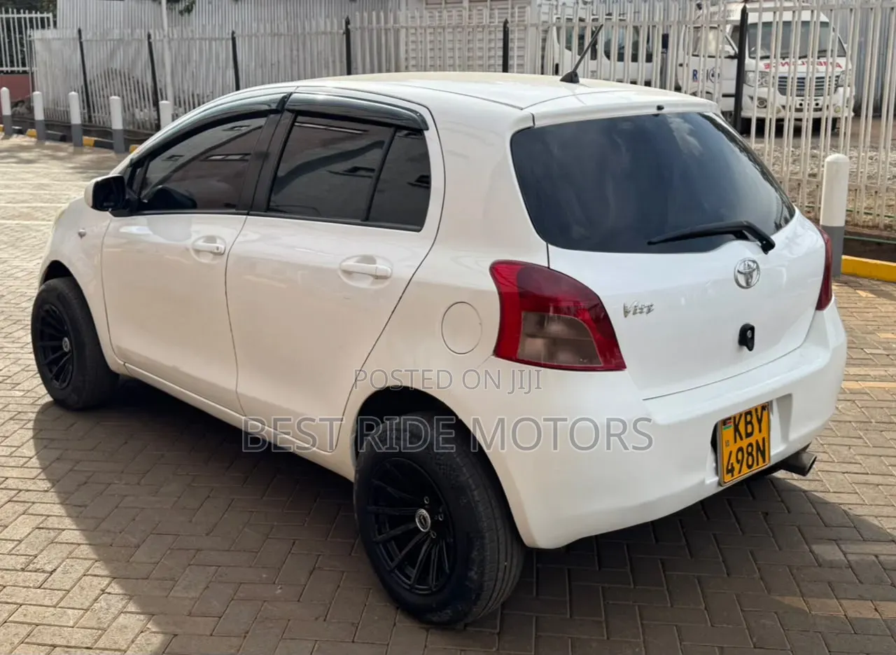 Toyota Vitz 2007 White