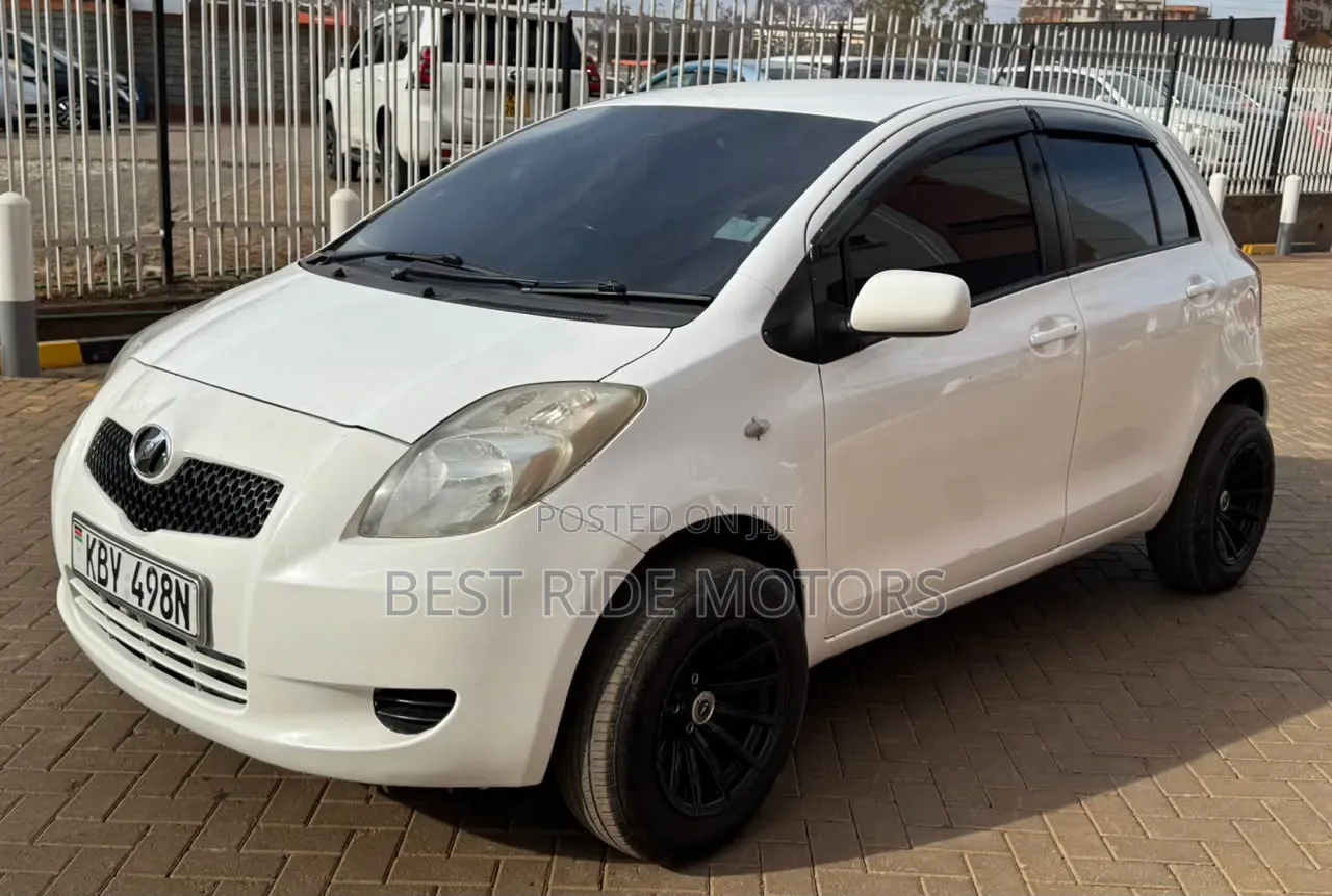 Toyota Vitz 2007 White