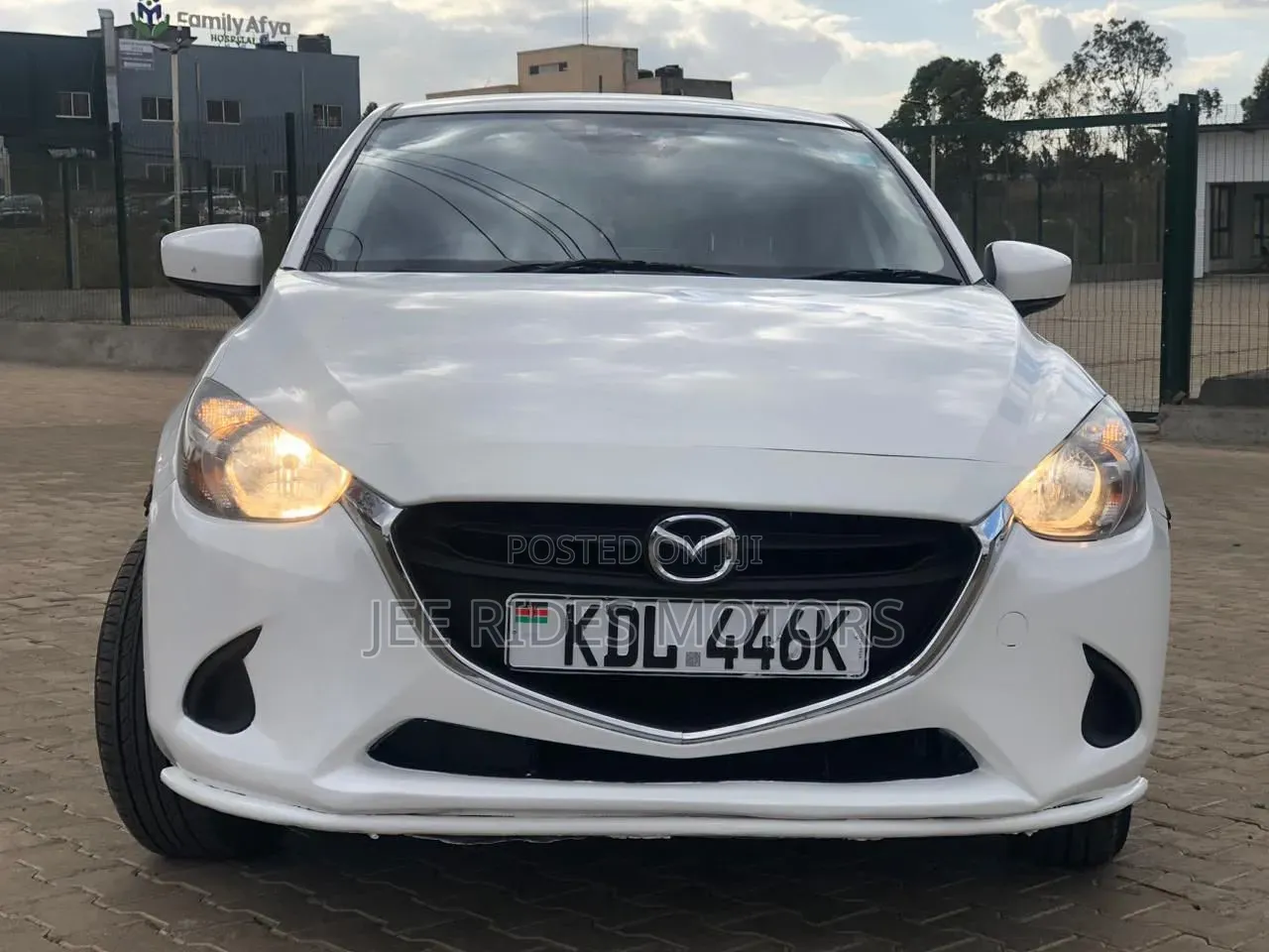 Mazda Demio 2015 Off white