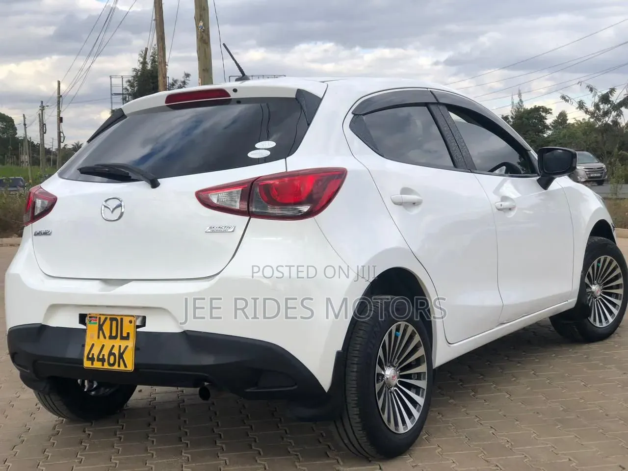Mazda Demio 2015 Off white