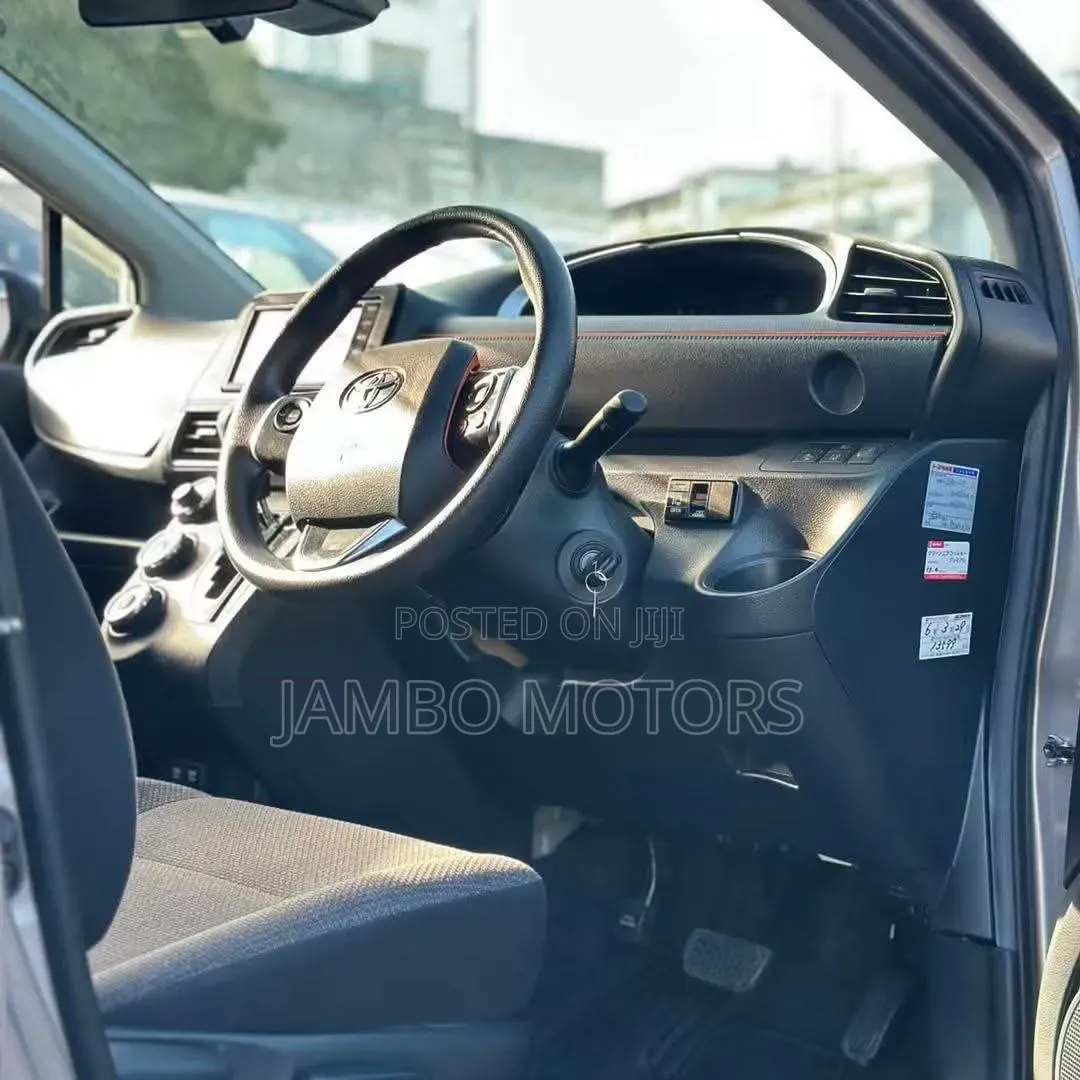 Toyota Sienta 1.5 FWD 2021 Gray