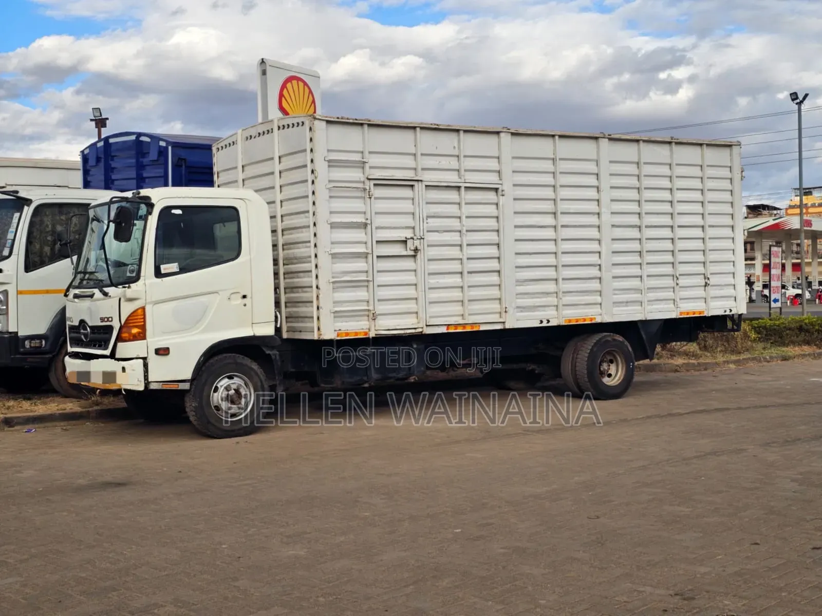 Hino 500 Truck