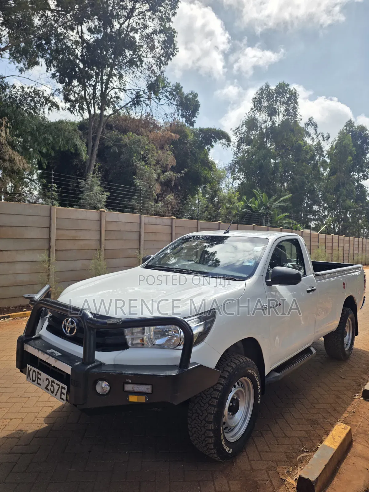 Toyota Hilux 2021 White
