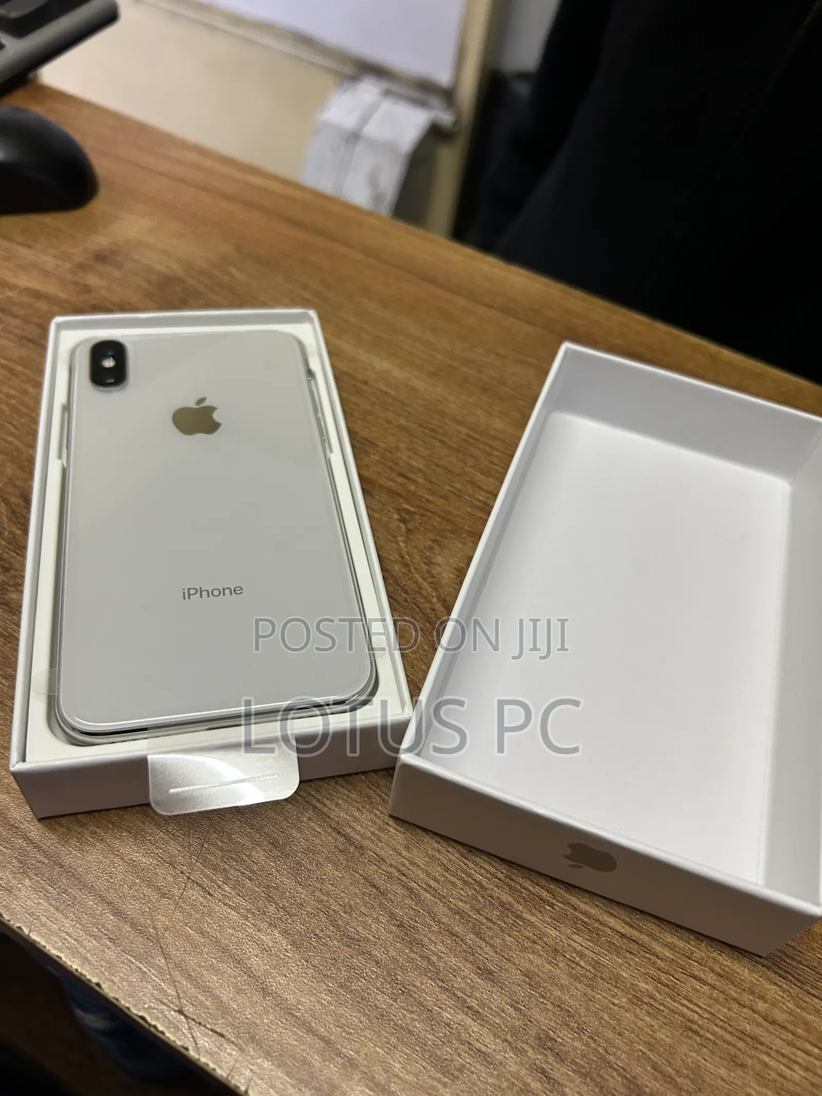 New Apple iPhone X 256 GB Silver
