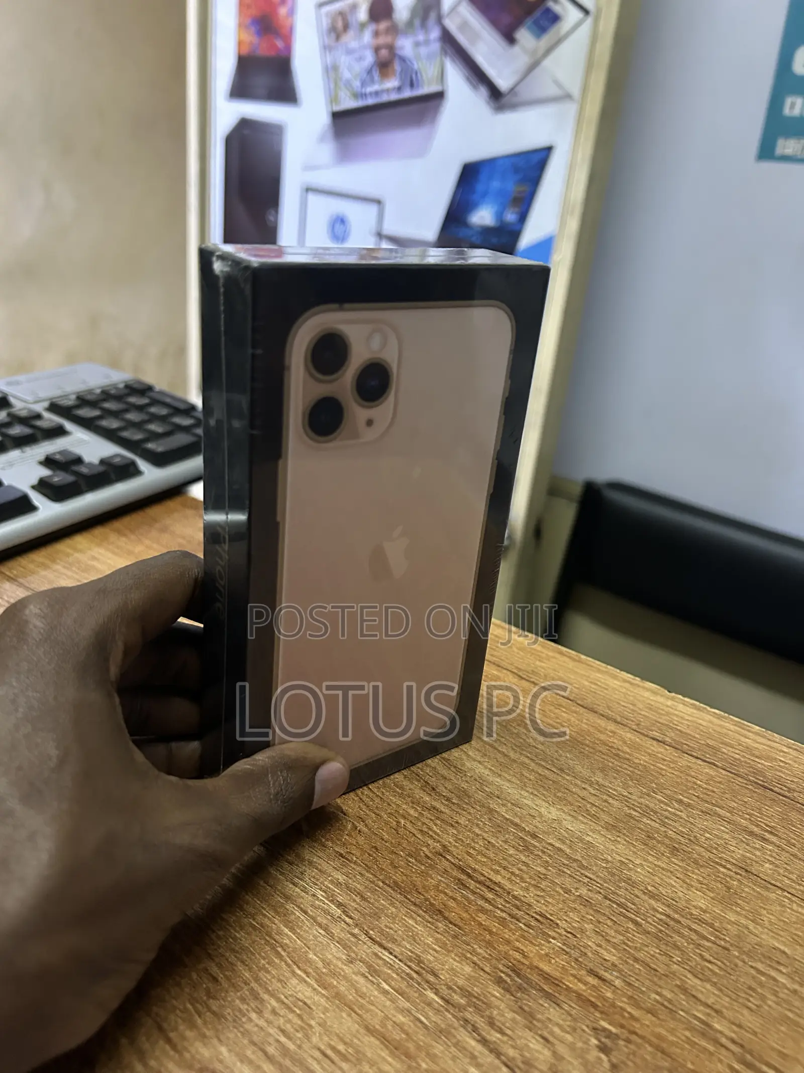 New Apple iPhone 11 Pro 256 GB Gold