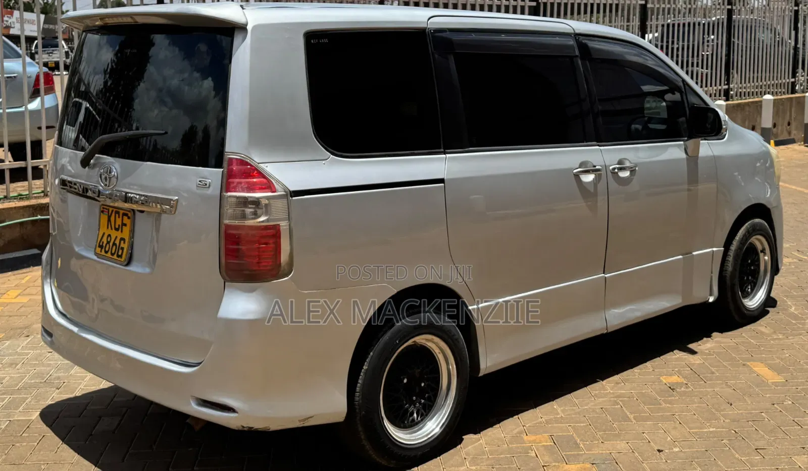 Toyota Noah 2008 Silver